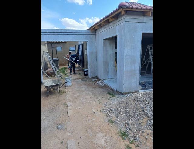 2 BEDROOM HOUSE FOR SALE IN ORLANDO WEST